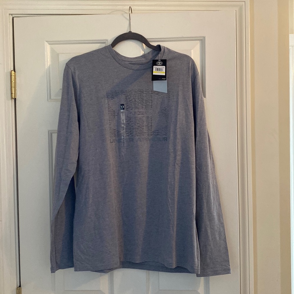 Men’s Under Armour heat gear long sleeve tee